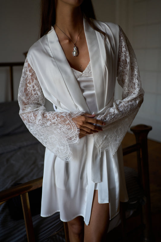 The Nina Robe